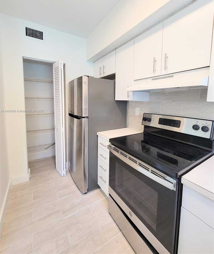 Small Image of 483 NORTH WEST 84TH LN #483, Miami Number 10