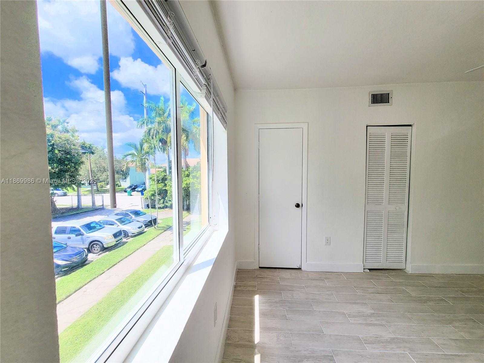 Small Image of 483 NORTH WEST 84TH LN #483, Miami Number 14