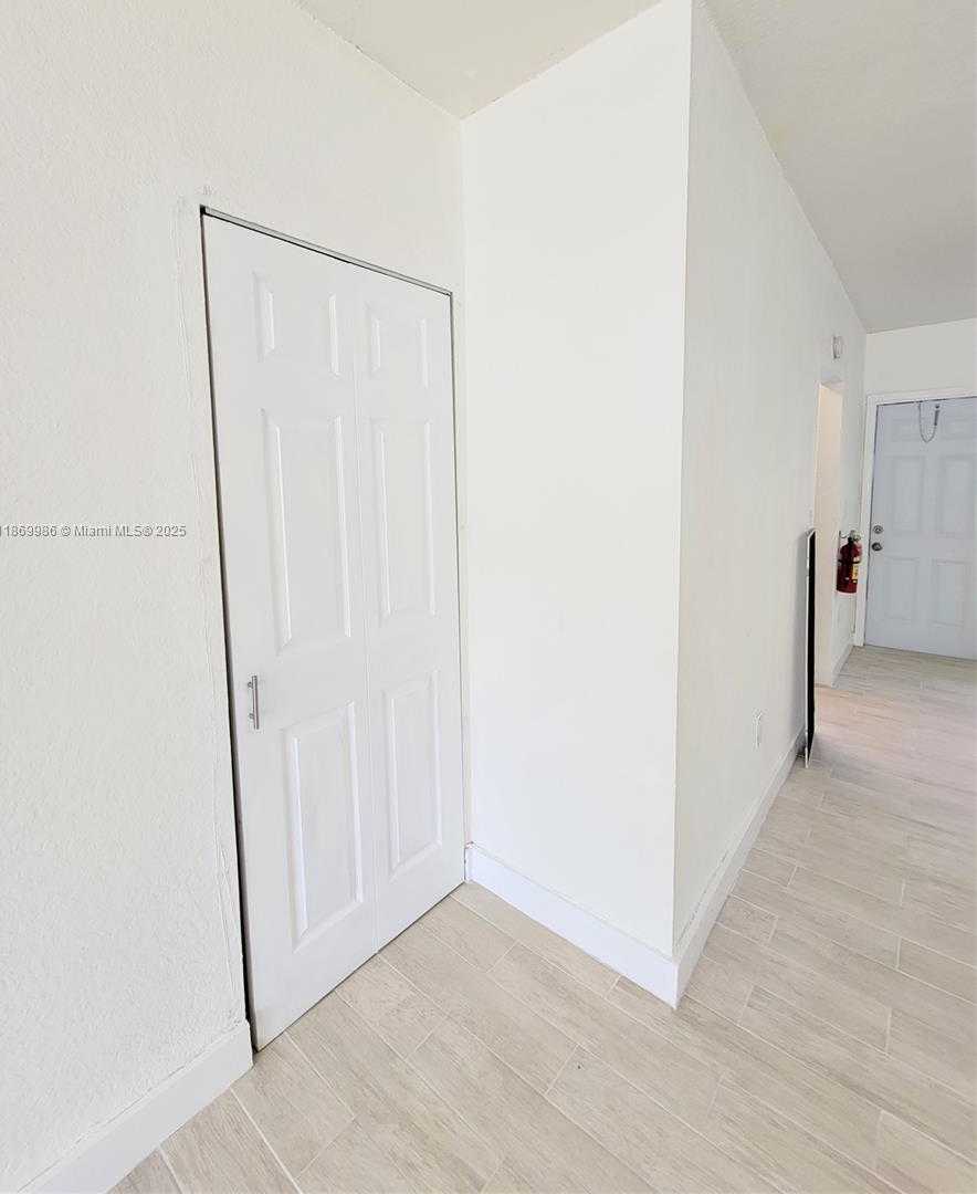 Small Image of 483 NORTH WEST 84TH LN #483, Miami Number 4