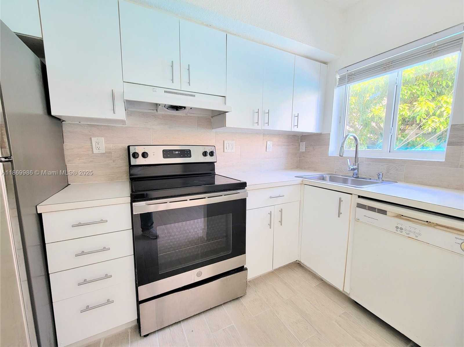 Small Image of 483 NORTH WEST 84TH LN #483, Miami Number 8