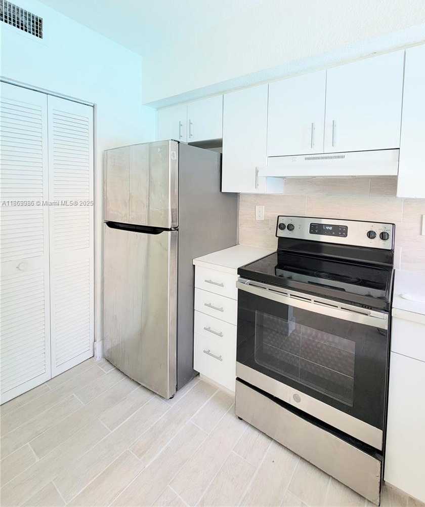 Small Image of 483 NORTH WEST 84TH LN #483, Miami Number 9