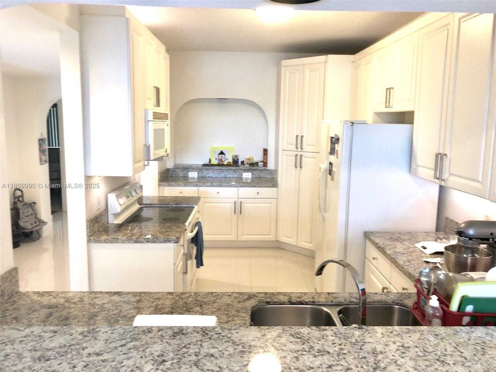 Small Image of 10700 NORTH WEST 66TH ST #306, Doral Number 15