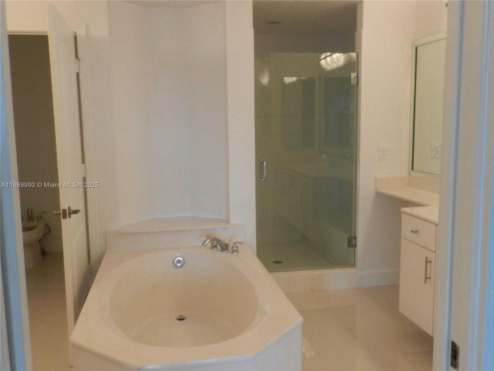 Small Image of 10700 NORTH WEST 66TH ST #306, Doral Number 21