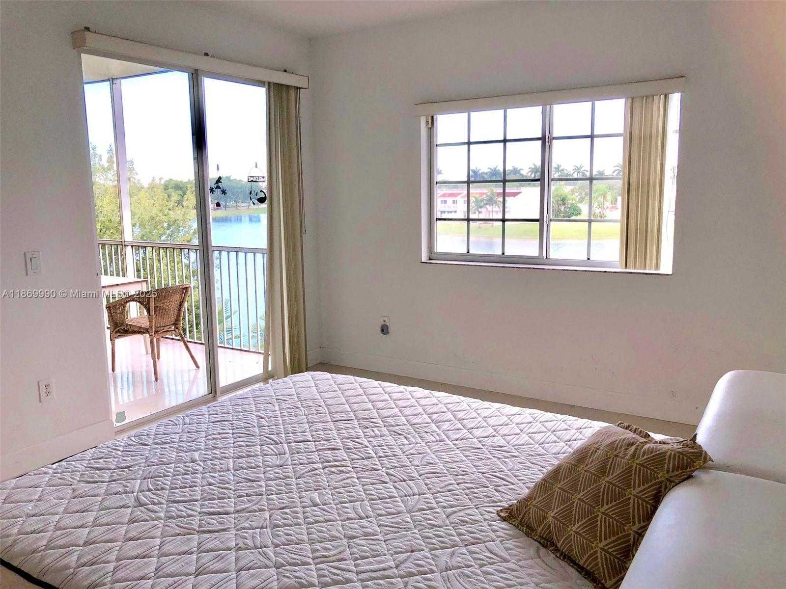 Small Image of 10700 NORTH WEST 66TH ST #306, Doral Number 25