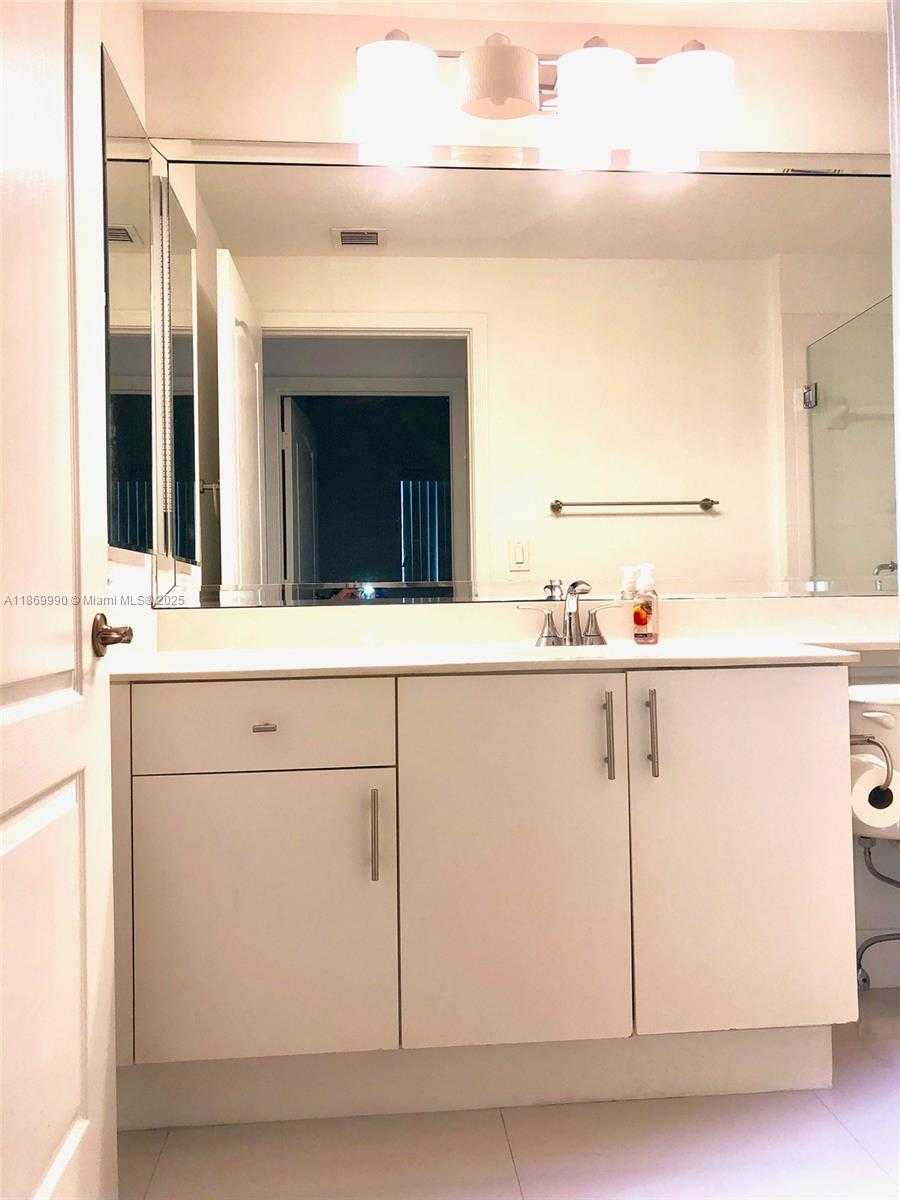 Small Image of 10700 NORTH WEST 66TH ST #306, Doral Number 7