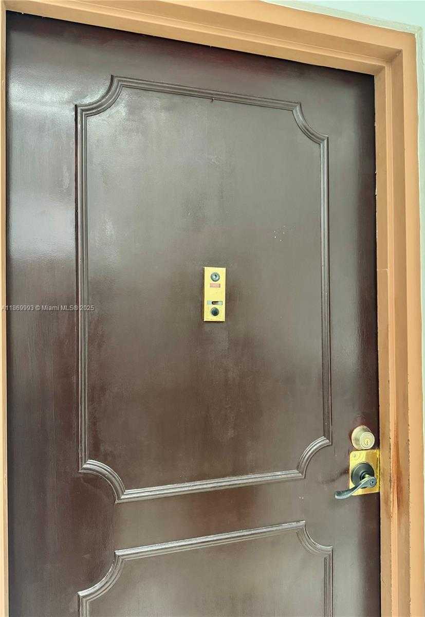 Small Image of 1900 MERIDIAN AVE #301, Miami Beach Number 22