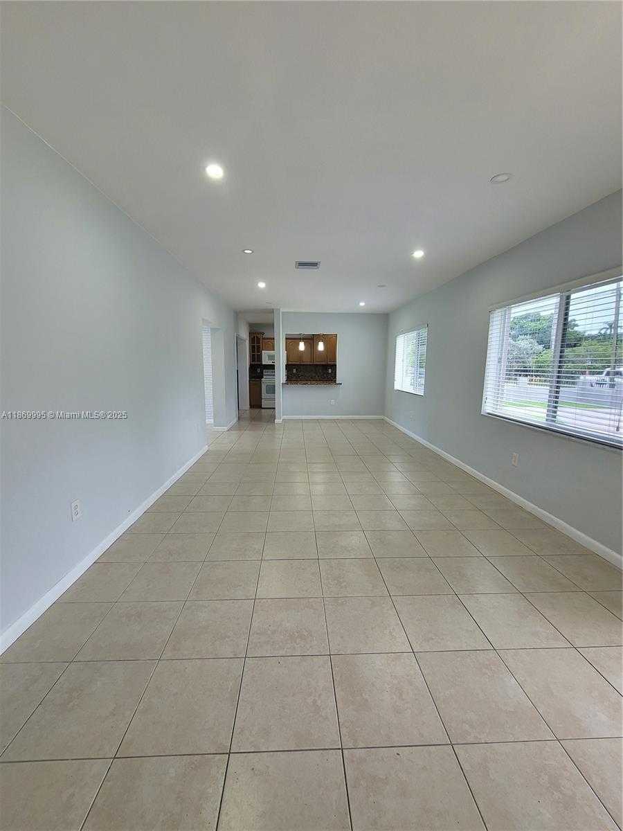 Small Image of 8839 SOUTH WEST 28TH ST, Miami Number 11