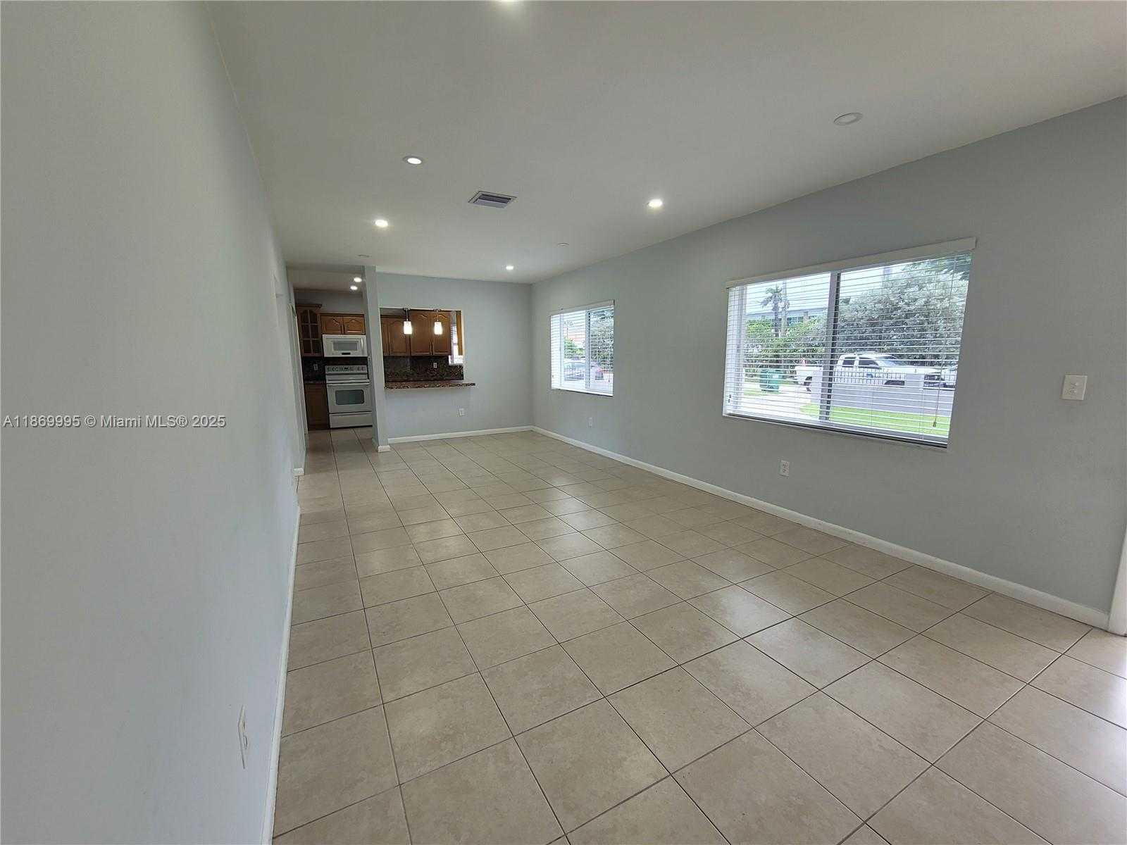 Small Image of 8839 SOUTH WEST 28TH ST, Miami Number 13