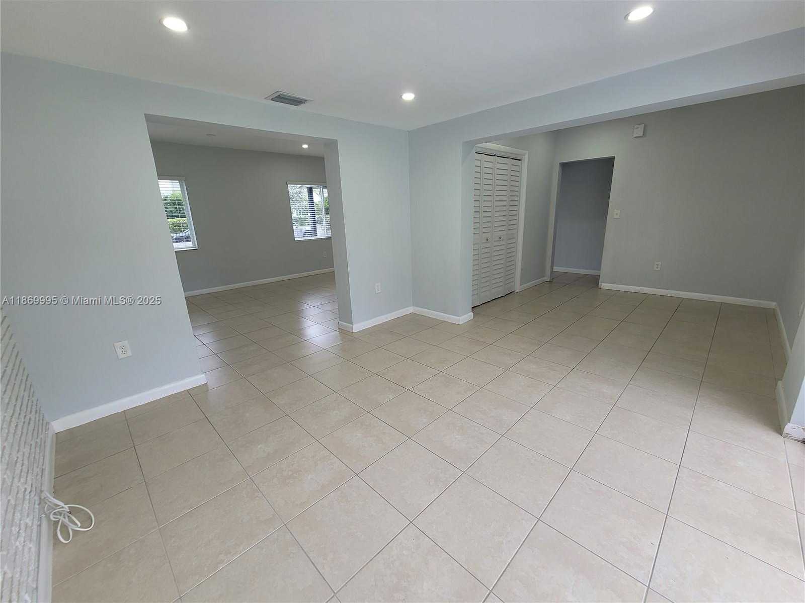 Small Image of 8839 SOUTH WEST 28TH ST, Miami Number 16
