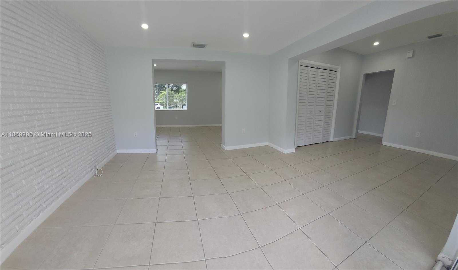 Small Image of 8839 SOUTH WEST 28TH ST, Miami Number 18
