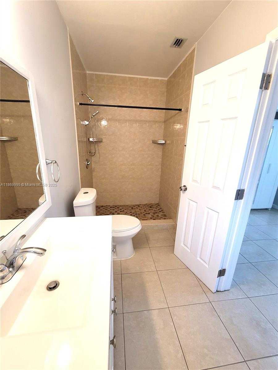 Small Image of 8839 SOUTH WEST 28TH ST, Miami Number 19