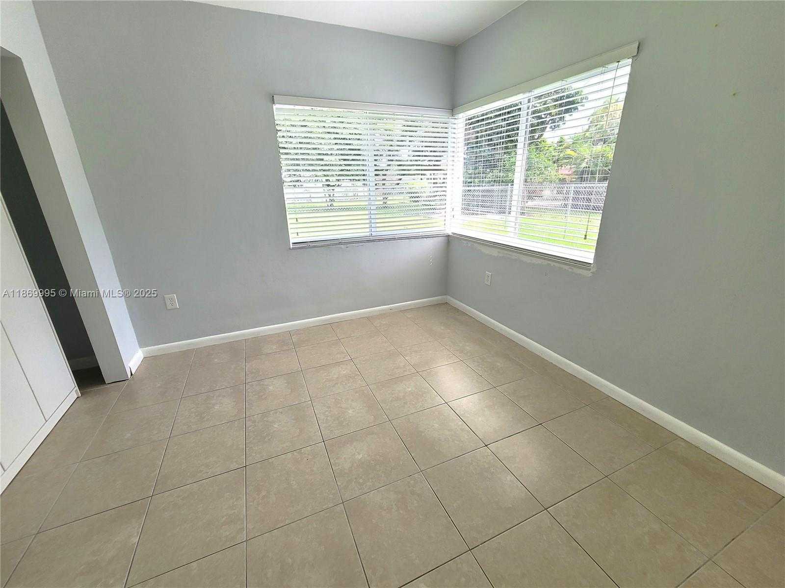 Small Image of 8839 SOUTH WEST 28TH ST, Miami Number 22