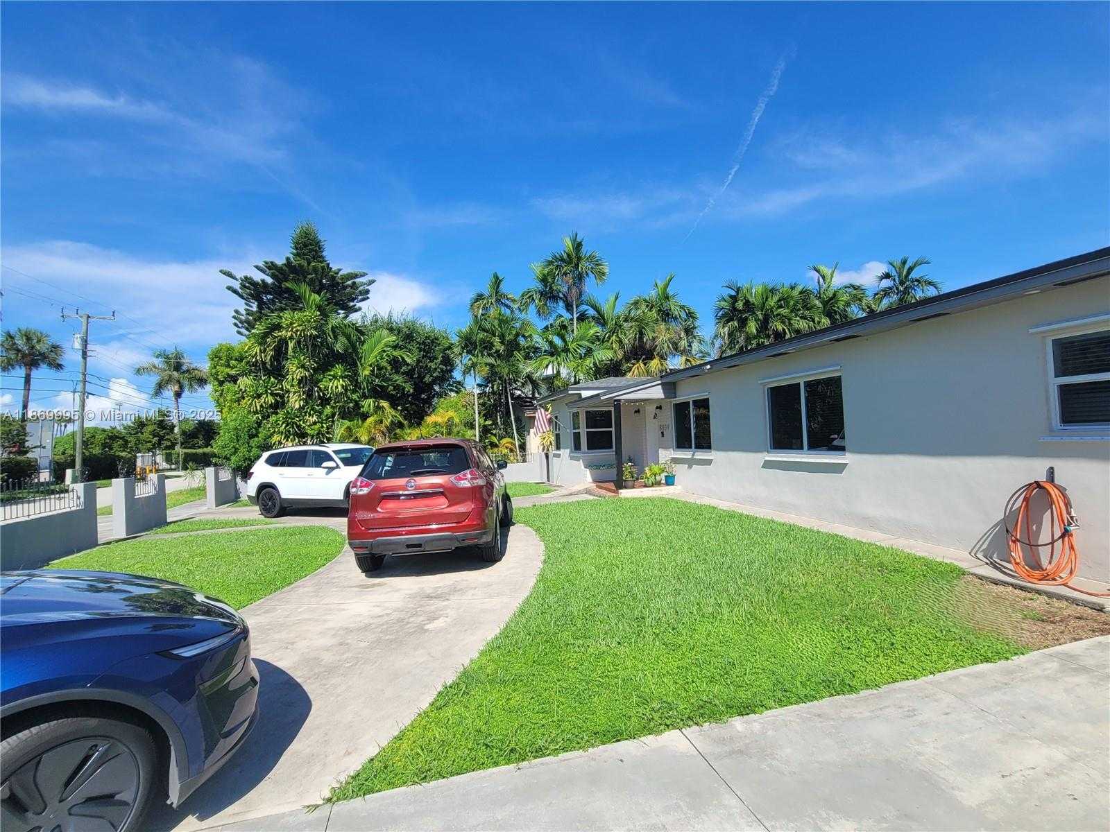 Small Image of 8839 SOUTH WEST 28TH ST, Miami Number 41