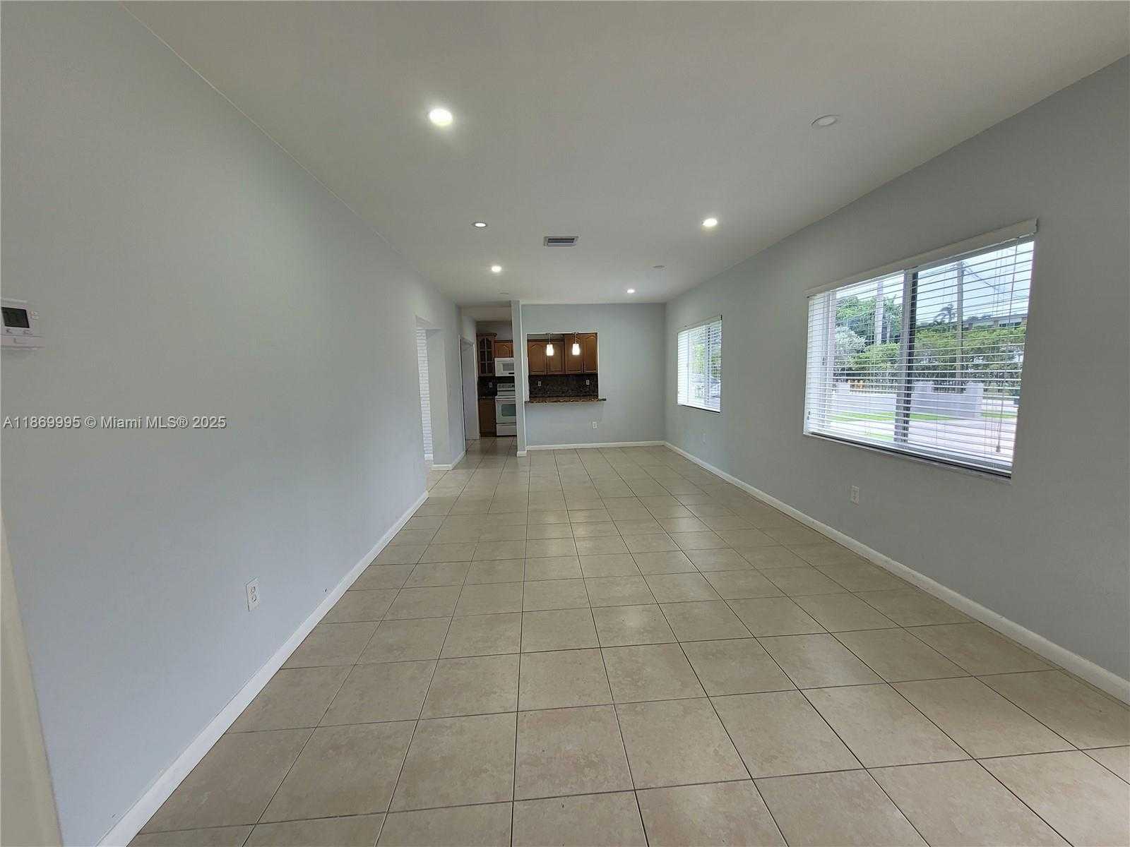 Small Image of 8839 SOUTH WEST 28TH ST, Miami Number 5