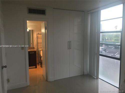 Small Image of 3401 NORTH COUNTRY CLUB DR #219, Aventura Number 15