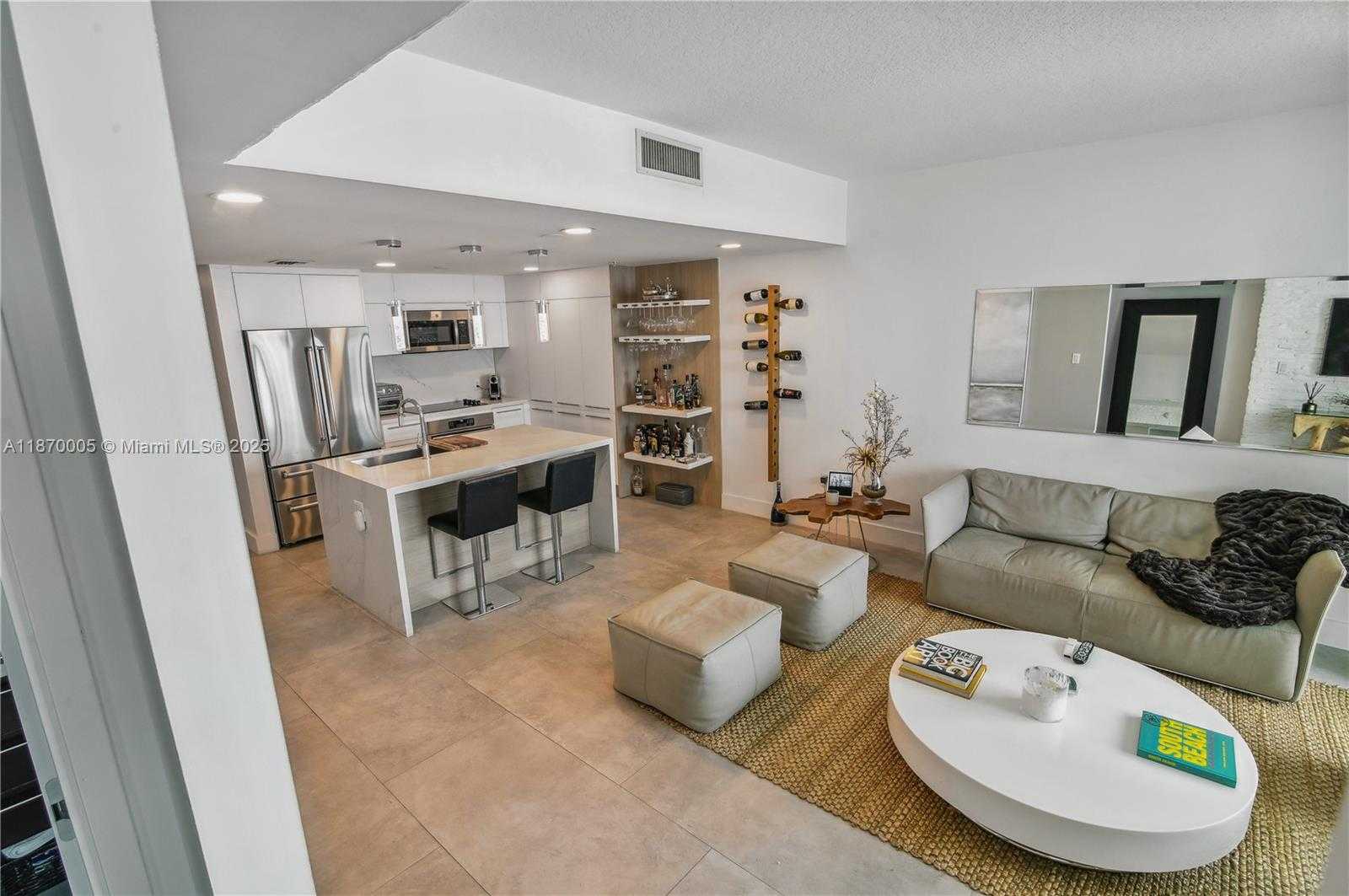 Small Image of 1900 NORTH BAYSHORE DR #3806, Miami Number 25