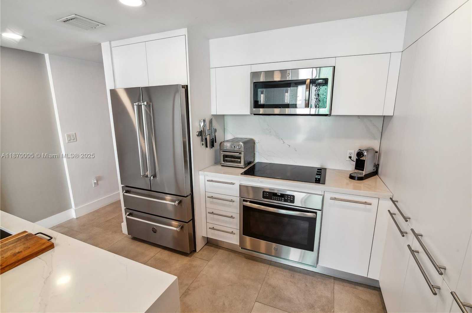 Small Image of 1900 NORTH BAYSHORE DR #3806, Miami Number 27