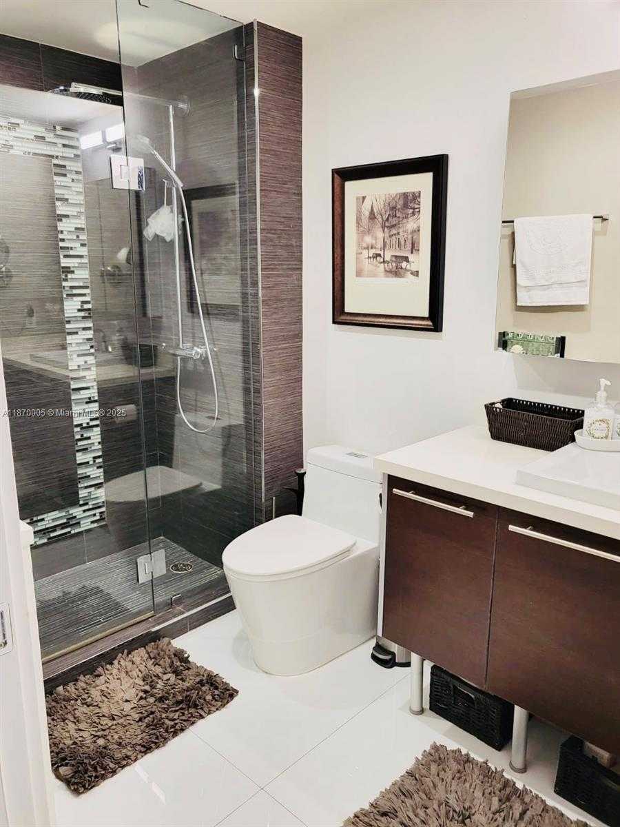Small Image of 1900 NORTH BAYSHORE DR #3806, Miami Number 31