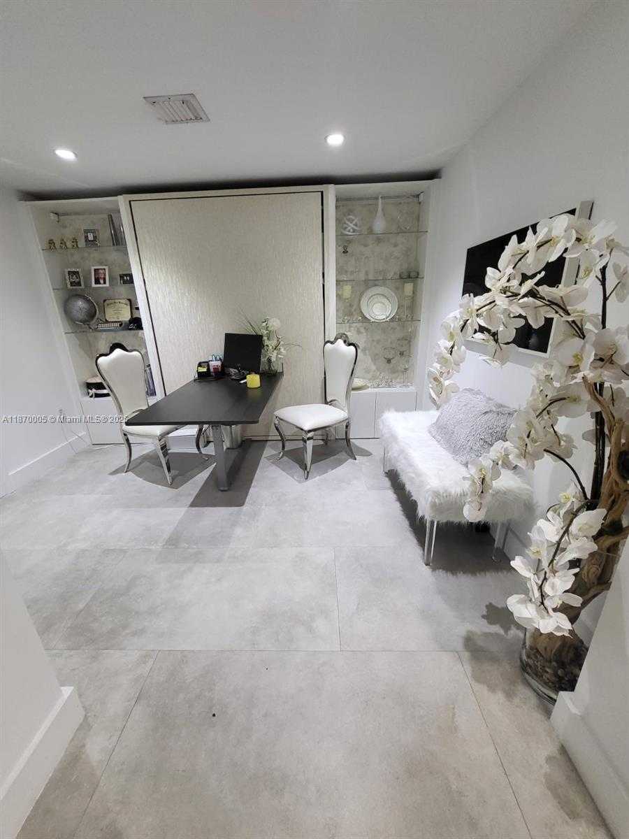 Small Image of 1900 NORTH BAYSHORE DR #3806, Miami Number 33