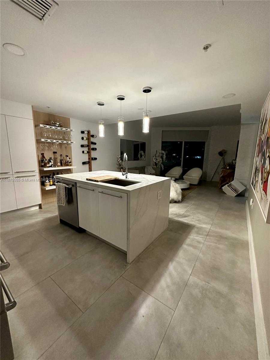 Small Image of 1900 NORTH BAYSHORE DR #3806, Miami Number 36