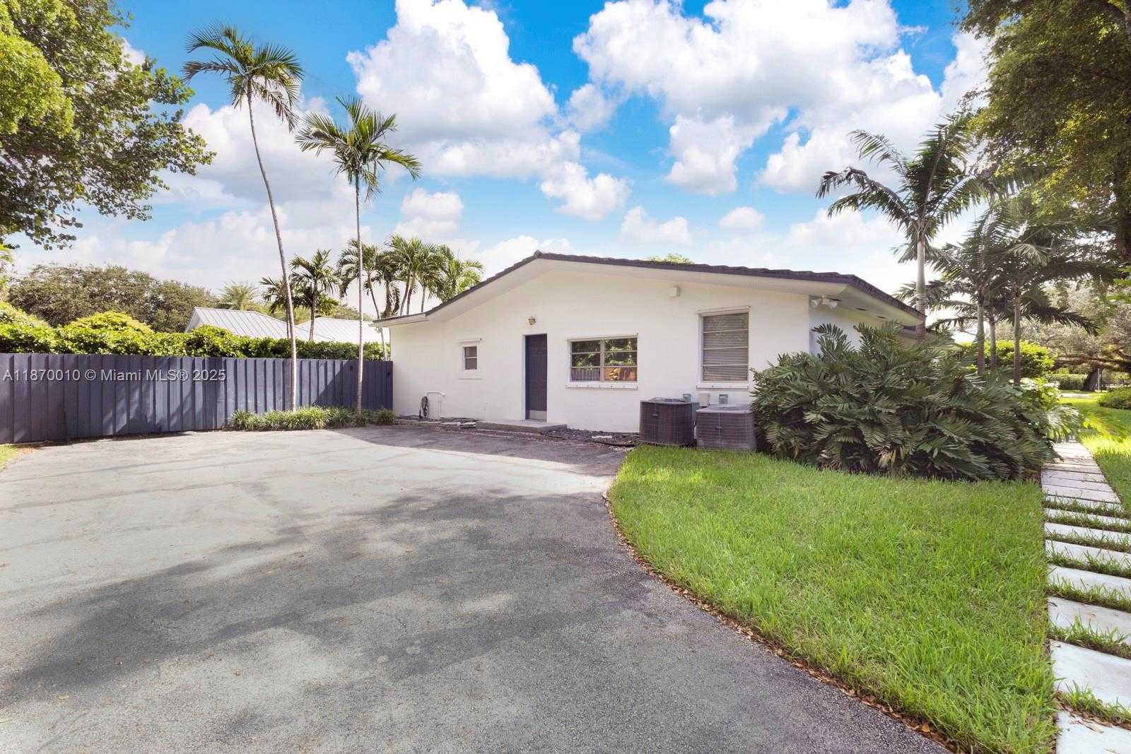 Small Image of 5801 SOUTH WEST 100TH ST, Pinecrest Number 14
