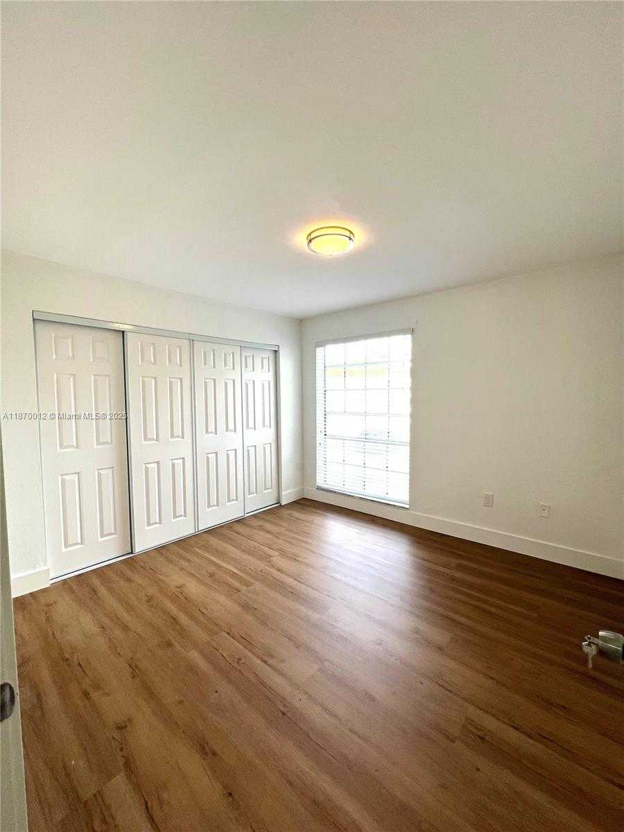 Small Image of 10822 NORTH KENDALL DR #S14, Miami Number 16