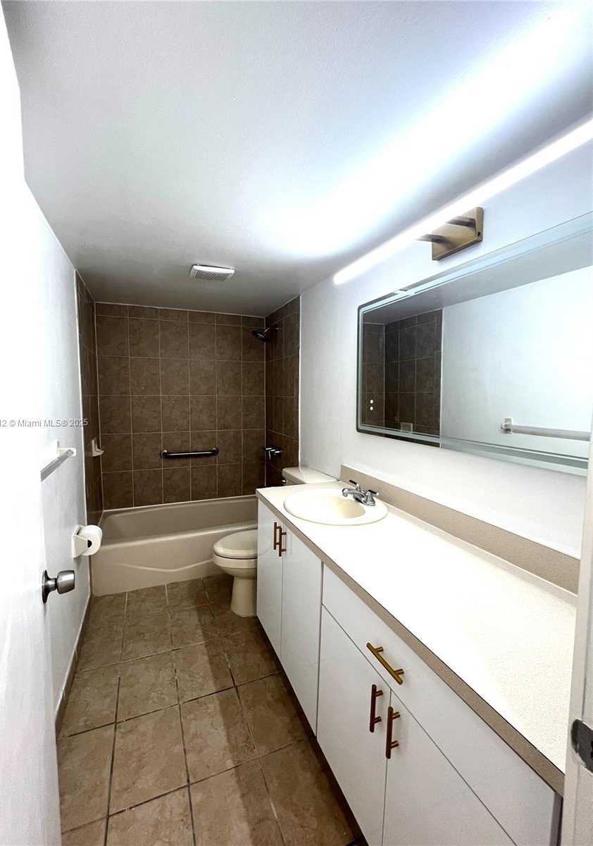 Small Image of 10822 NORTH KENDALL DR #S14, Miami Number 17