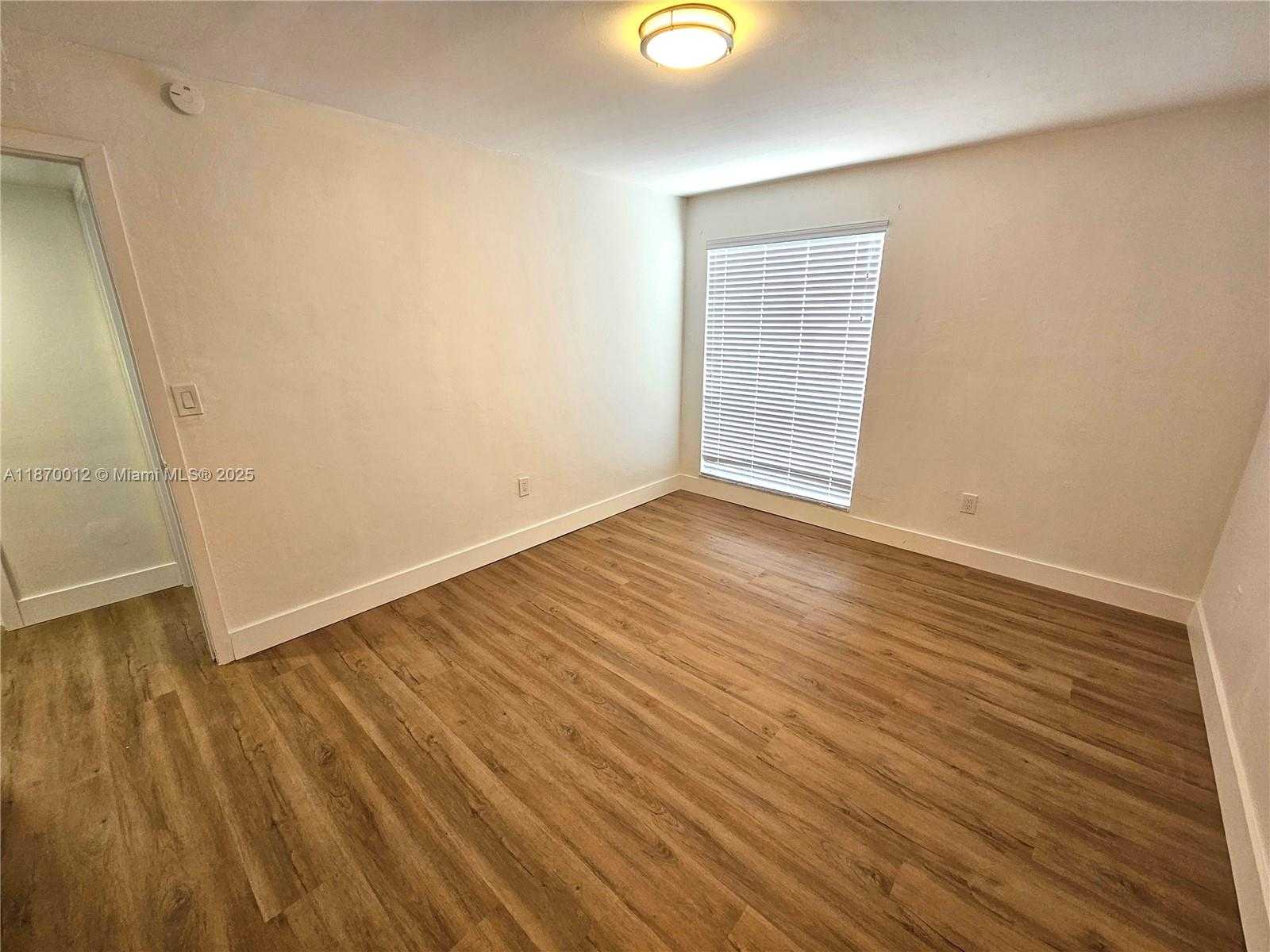 Small Image of 10822 NORTH KENDALL DR #S14, Miami Number 18