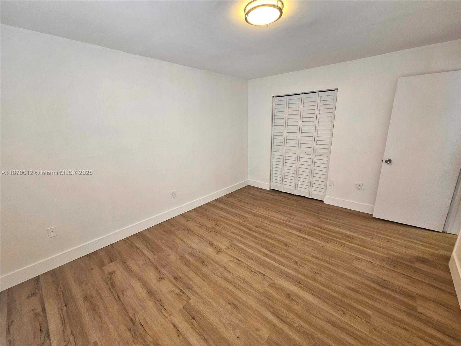Small Image of 10822 NORTH KENDALL DR #S14, Miami Number 19