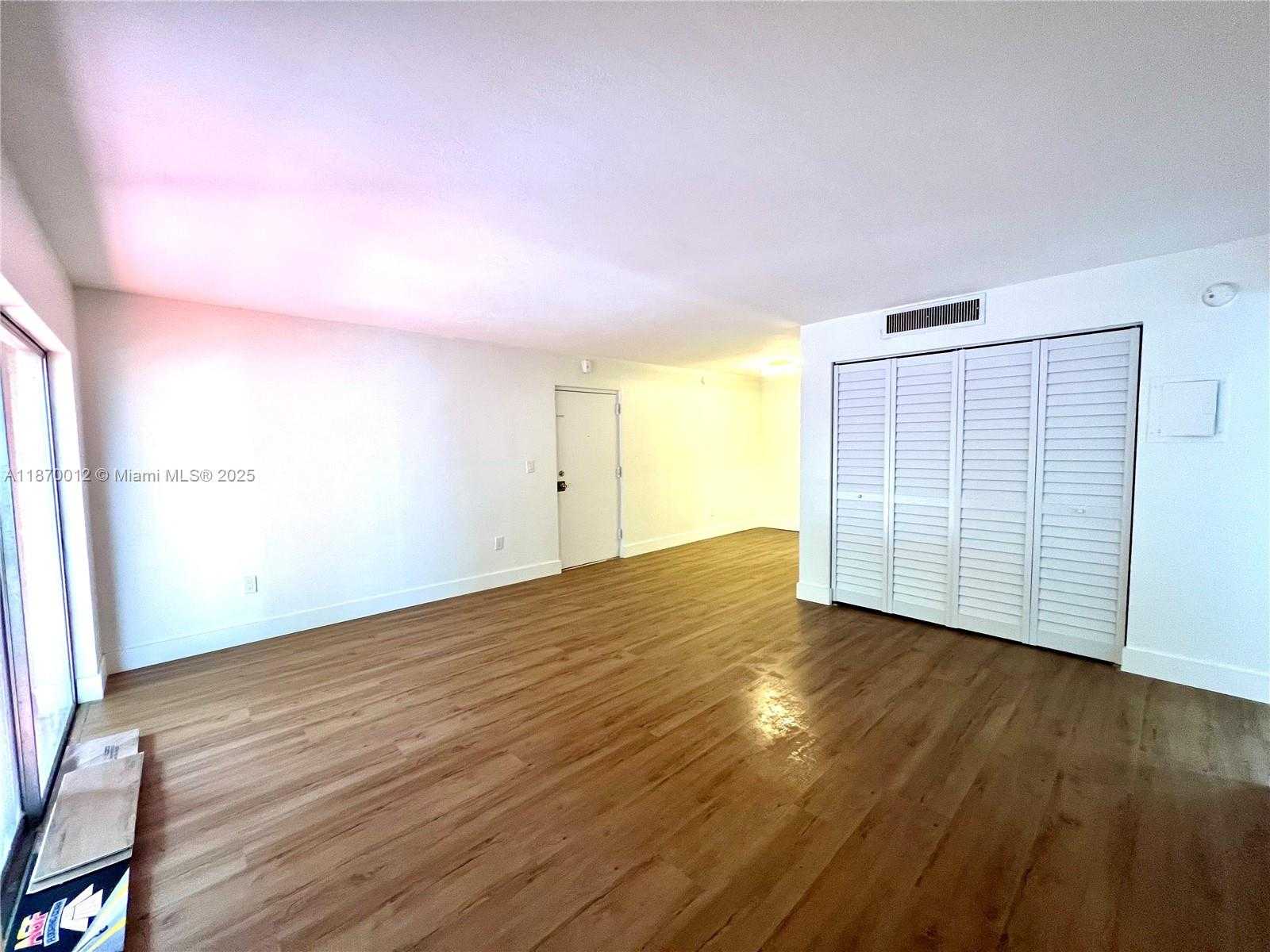 Small Image of 10822 NORTH KENDALL DR #S14, Miami Number 4