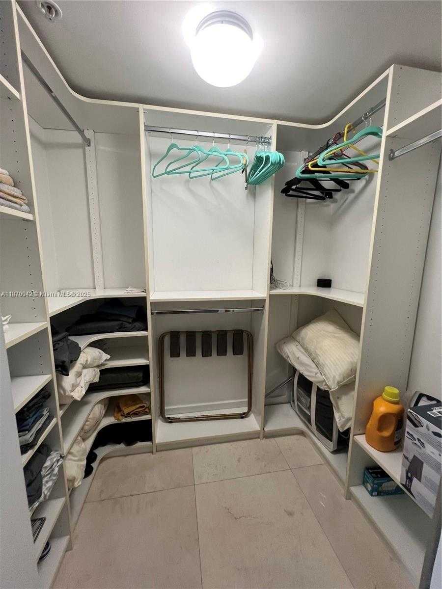 Small Image of 41 SOUTH EAST 5TH ST #705, Miami Number 16