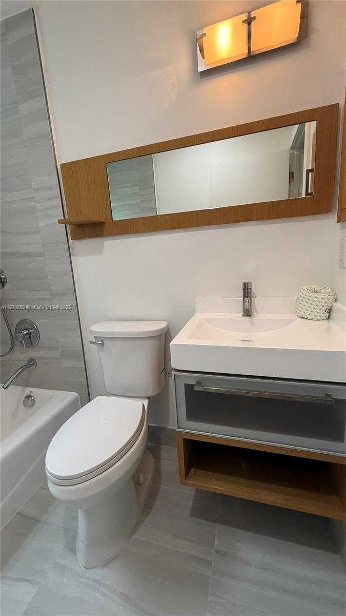 Small Image of 2031 MERIDIAN AVE #6, Miami Beach Number 11