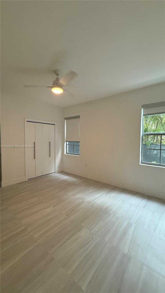 Small Image of 2031 MERIDIAN AVE #6, Miami Beach Number 13