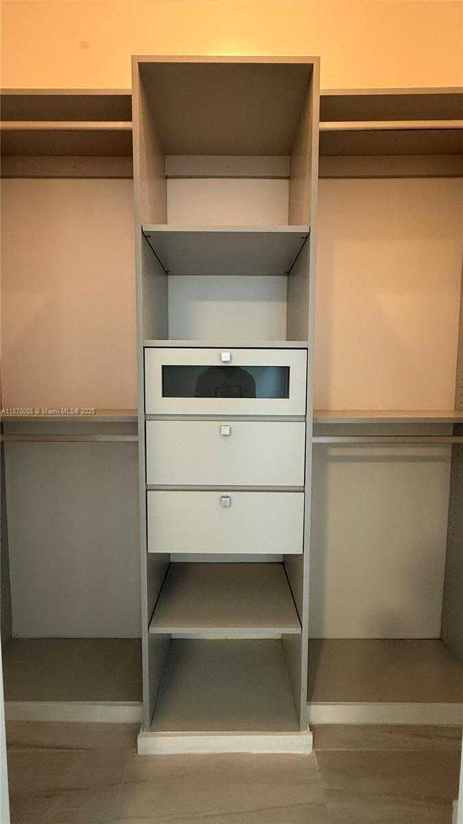 Small Image of 2031 MERIDIAN AVE #6, Miami Beach Number 14