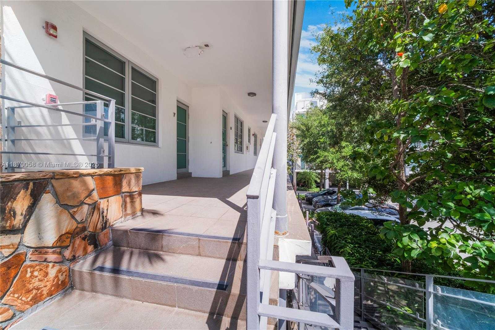 Small Image of 2031 MERIDIAN AVE #6, Miami Beach Number 15