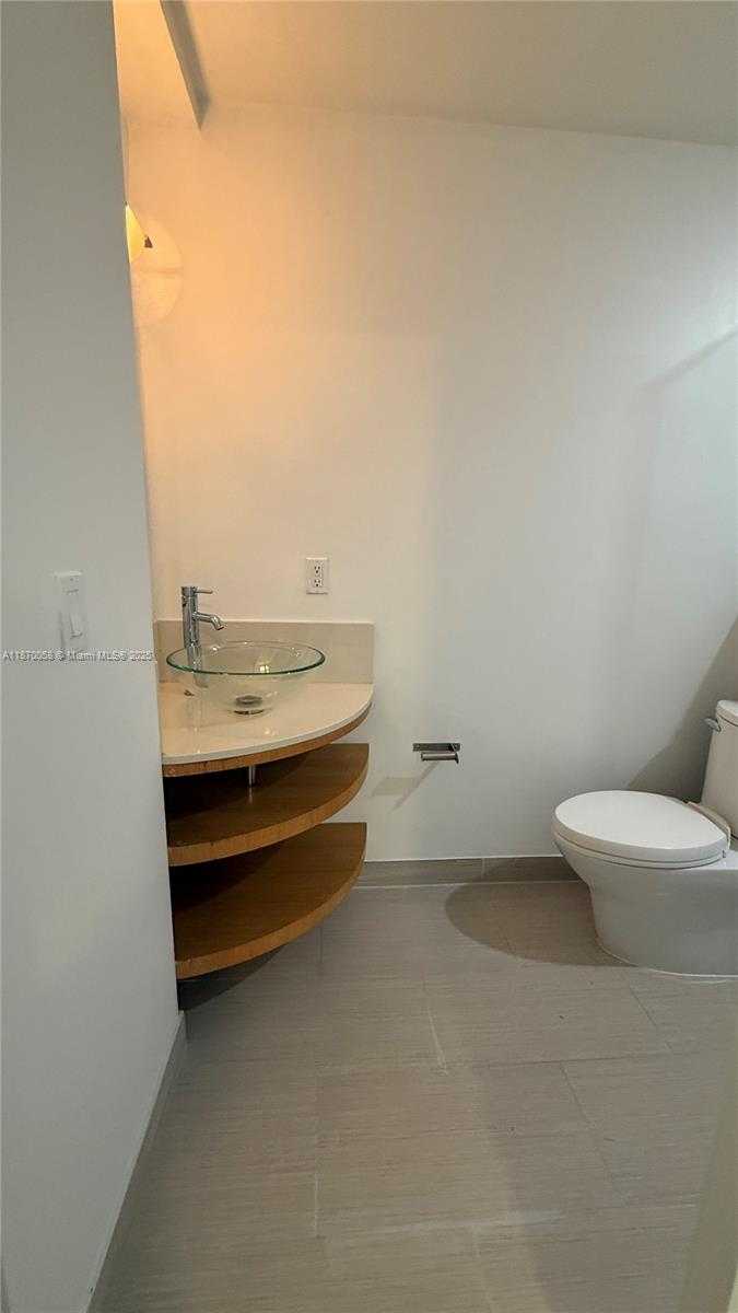 Small Image of 2031 MERIDIAN AVE #6, Miami Beach Number 19