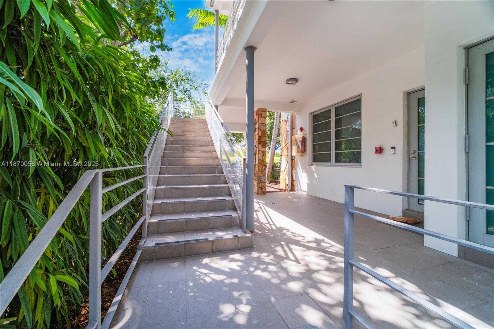 Small Image of 2031 MERIDIAN AVE #6, Miami Beach Number 20