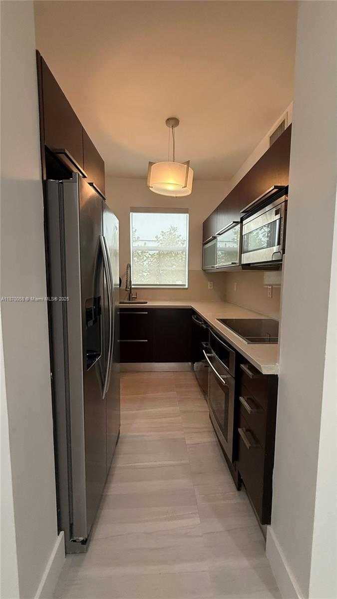 Small Image of 2031 MERIDIAN AVE #6, Miami Beach Number 5