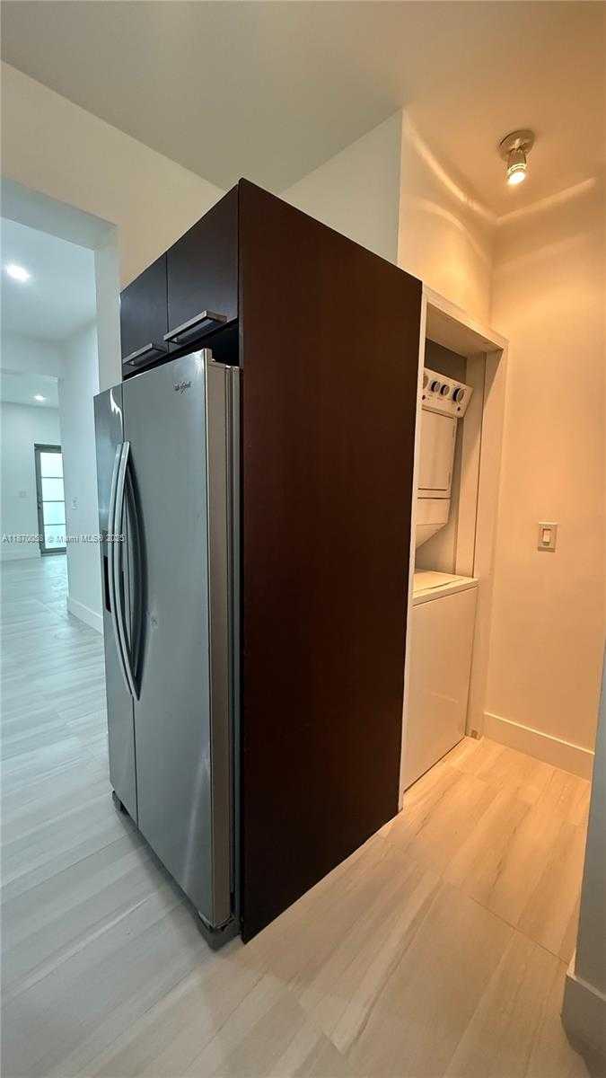 Small Image of 2031 MERIDIAN AVE #6, Miami Beach Number 7