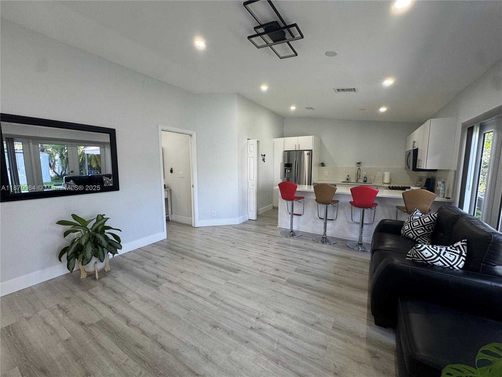 Small Image of 17201 SOUTH WEST 142ND CT #17201, Miami Number 2