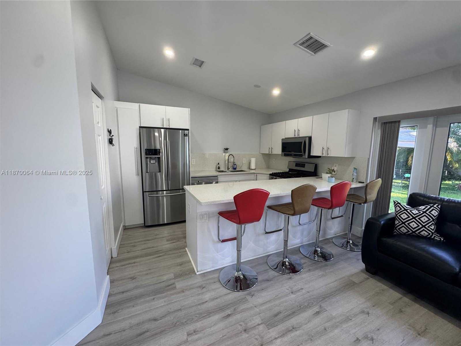 Small Image of 17201 SOUTH WEST 142ND CT #17201, Miami Number 3