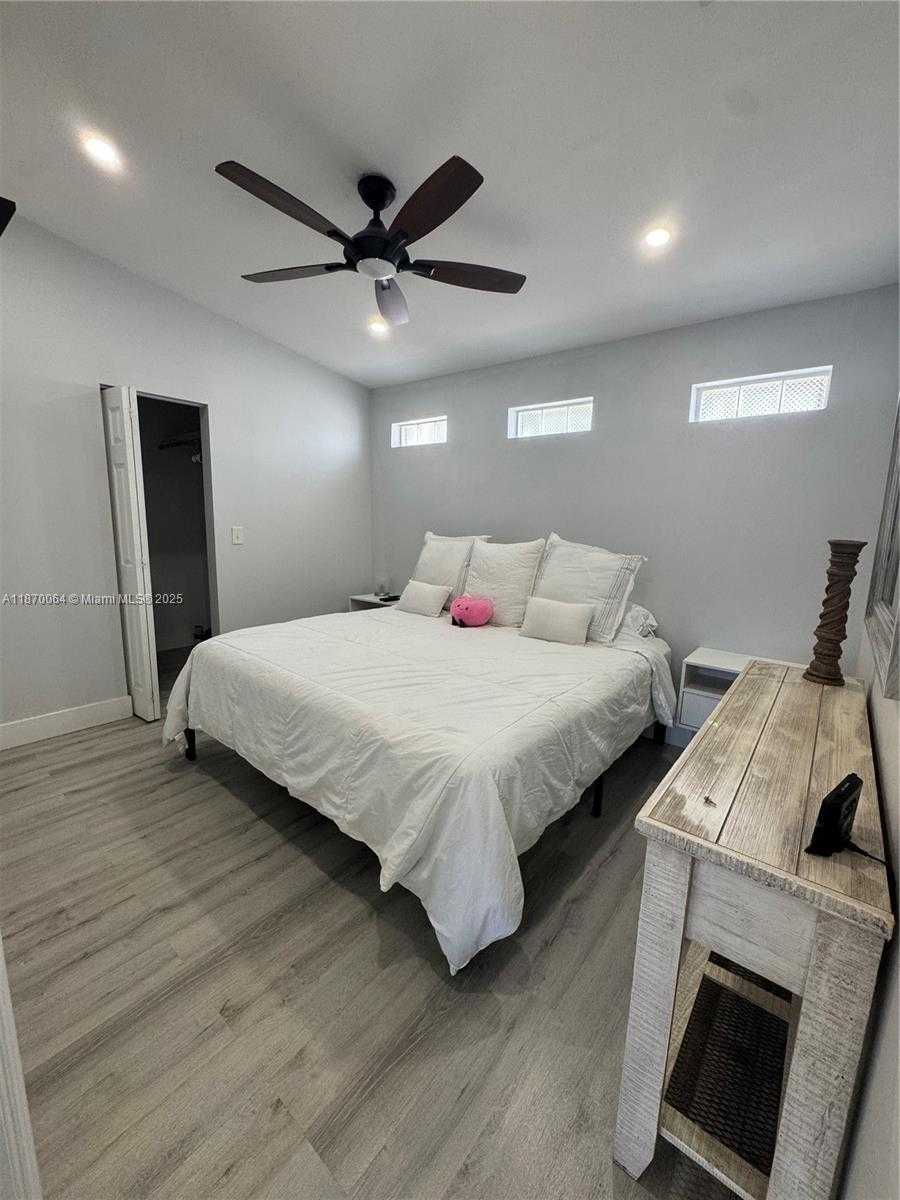 Small Image of 17201 SOUTH WEST 142ND CT #17201, Miami Number 4