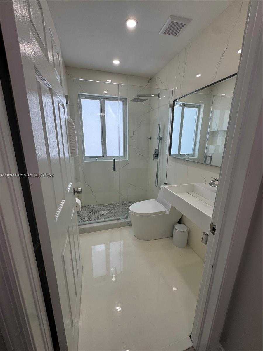 Small Image of 17201 SOUTH WEST 142ND CT #17201, Miami Number 5