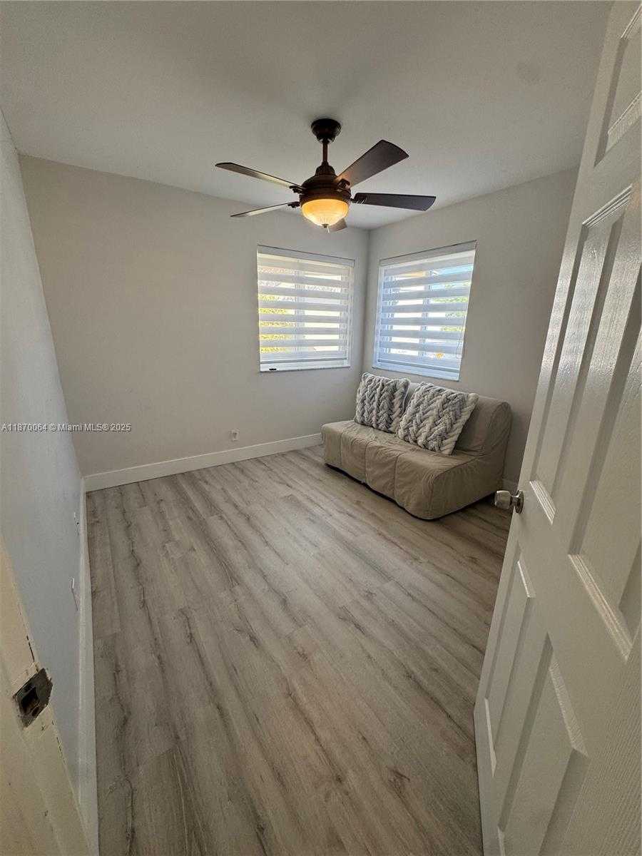 Small Image of 17201 SOUTH WEST 142ND CT #17201, Miami Number 6