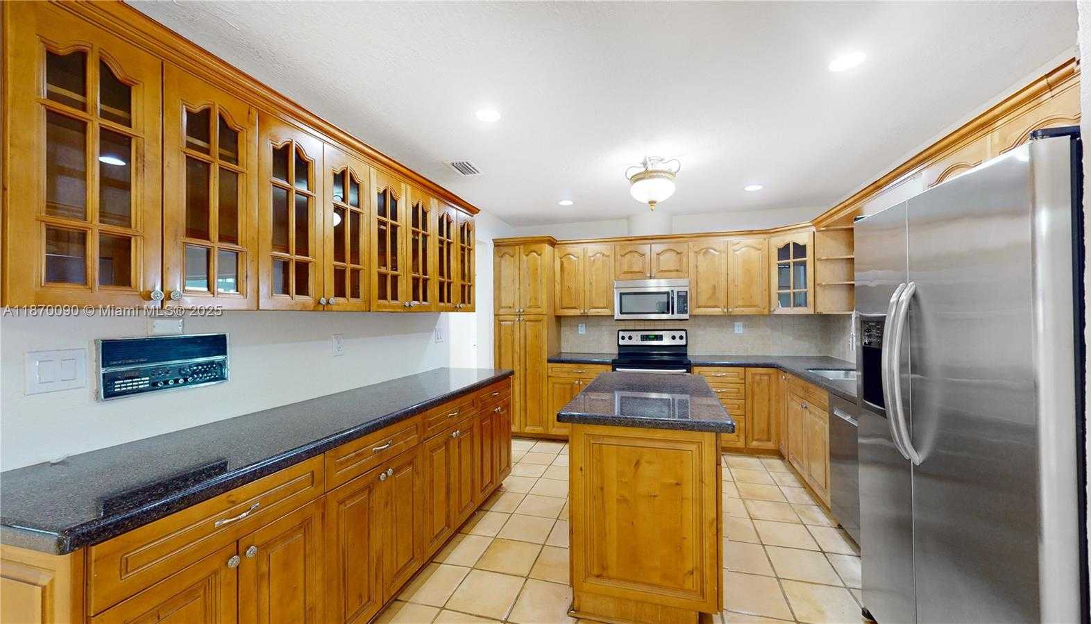 Small Image of 8670 PASADENA BLVD, Pembroke Pines Number 13
