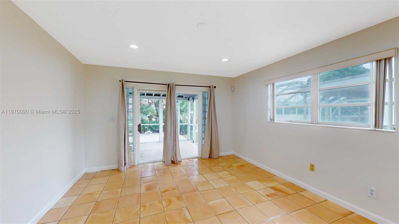 Small Image of 8670 PASADENA BLVD, Pembroke Pines Number 14