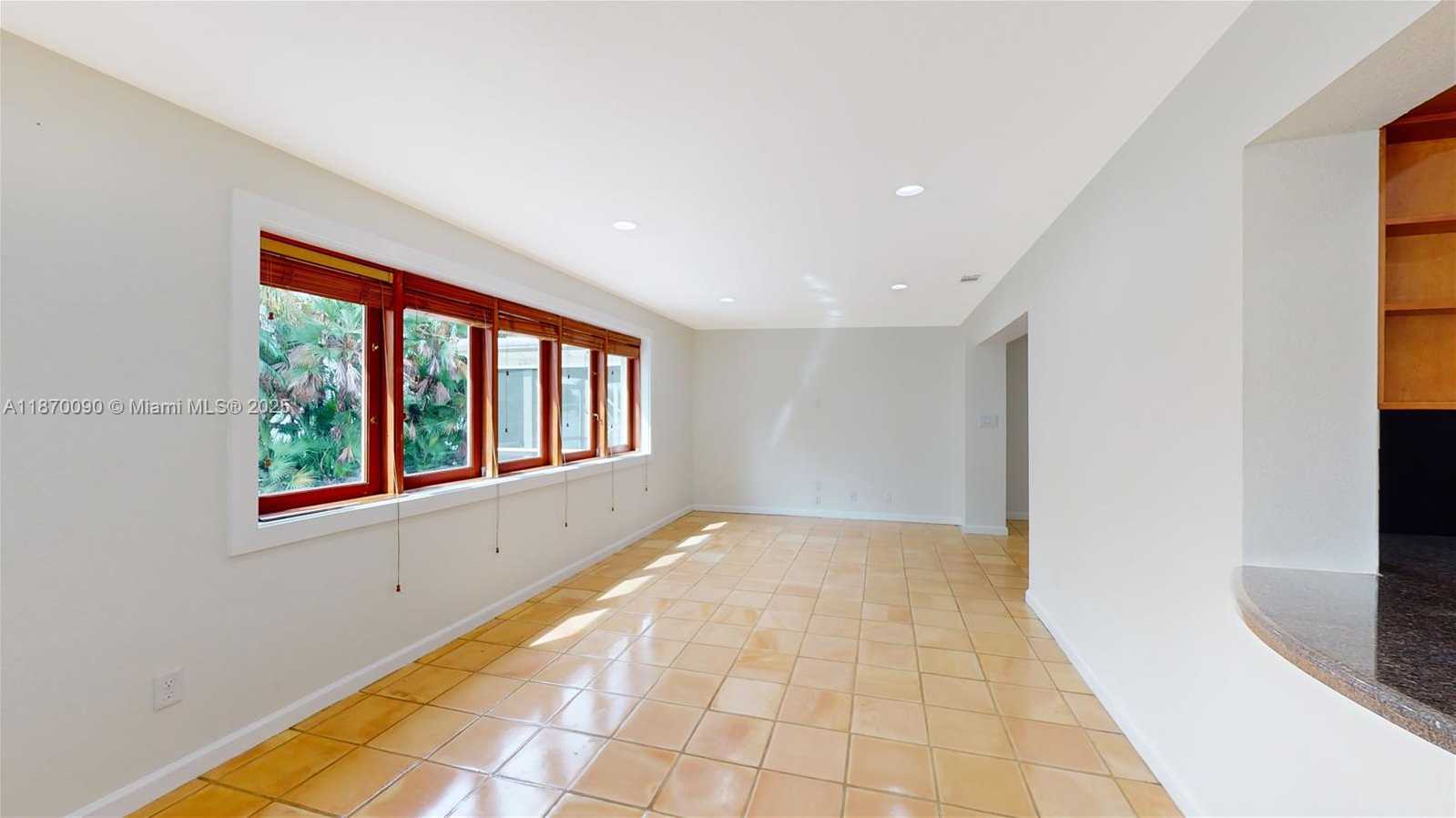 Small Image of 8670 PASADENA BLVD, Pembroke Pines Number 9