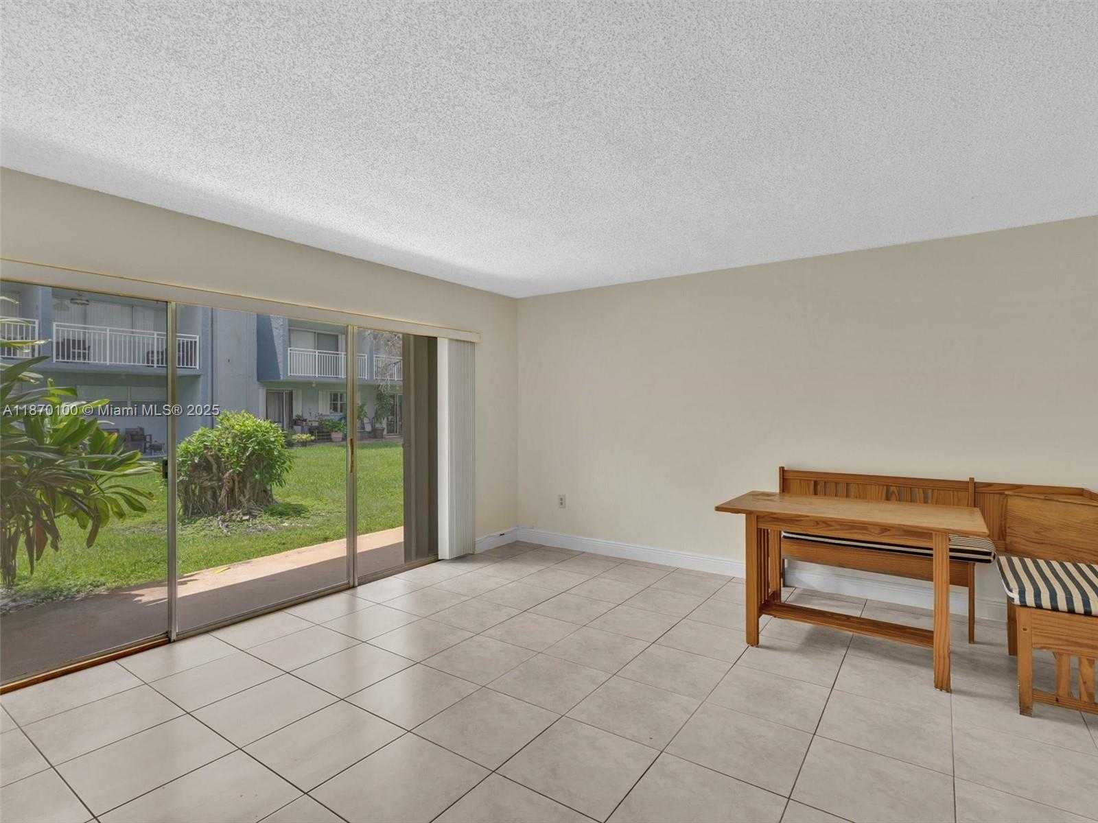 Small Image of 9367 FONTAINEBLEAU BLVD #G104, Miami Number 10