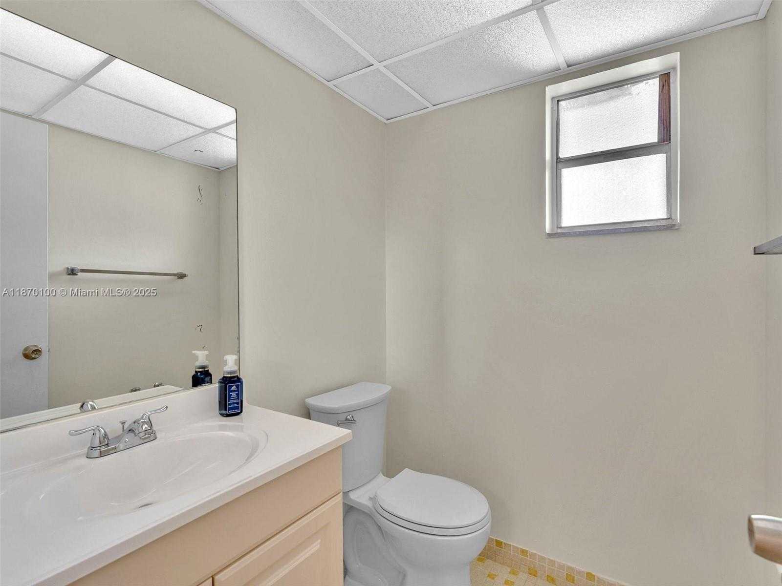 Small Image of 9367 FONTAINEBLEAU BLVD #G104, Miami Number 21
