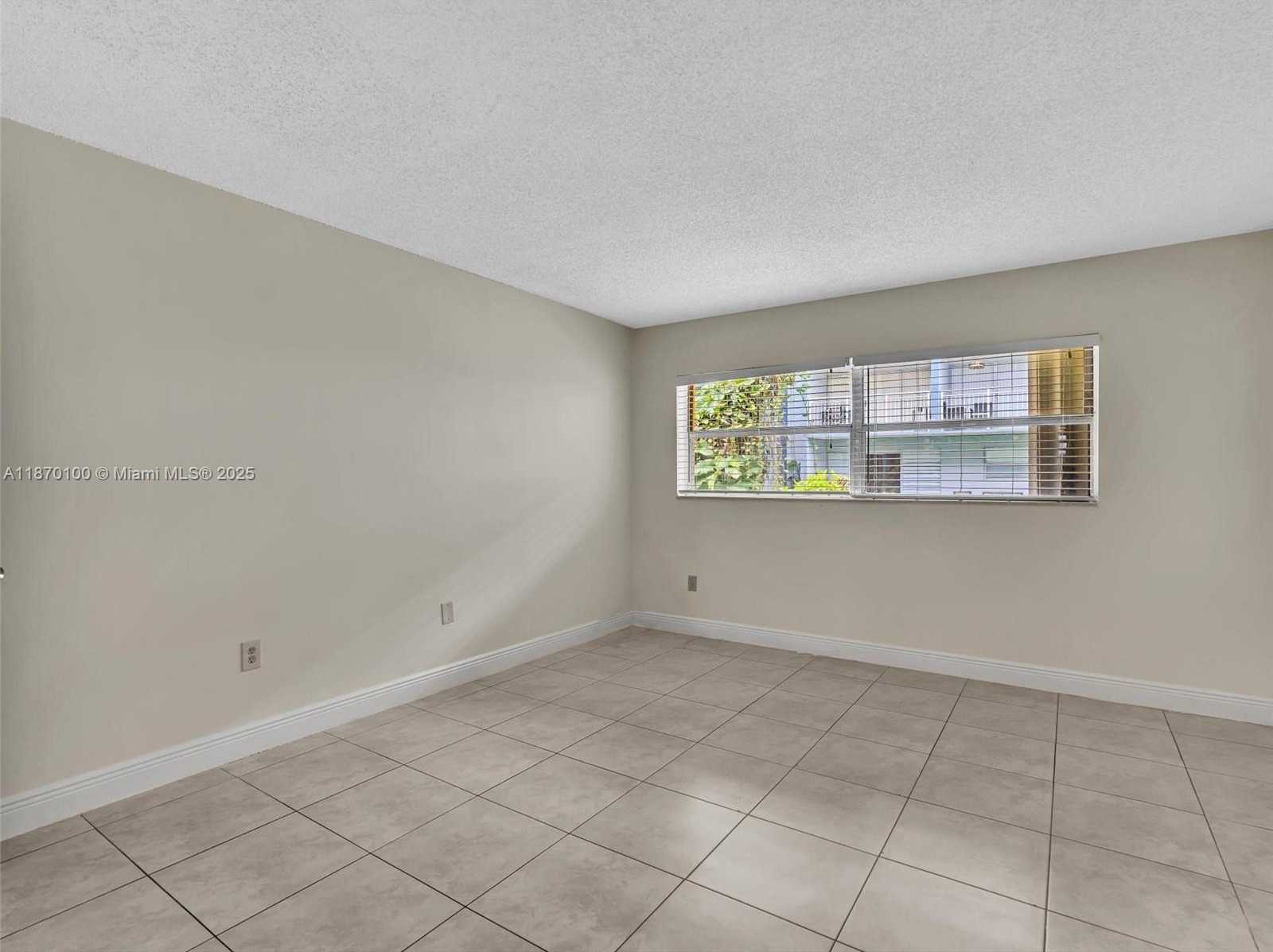 Small Image of 9367 FONTAINEBLEAU BLVD #G104, Miami Number 24
